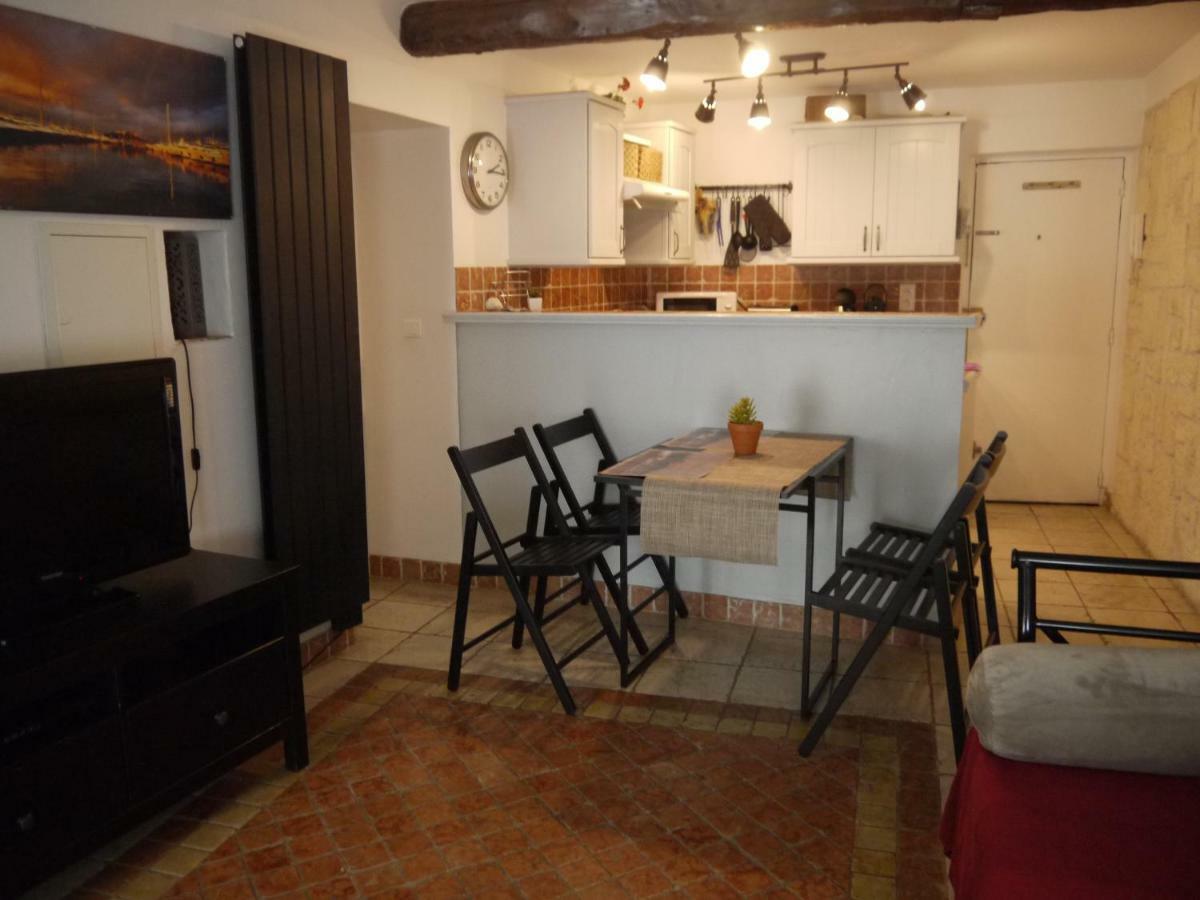 Vieille 1 - Luca's Apartment, 1 Bedroom, Max 2 Adults And 2 Kids *